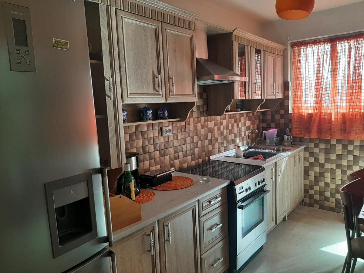 Comfortable Beachfront Apartment Loutráki Extérieur photo